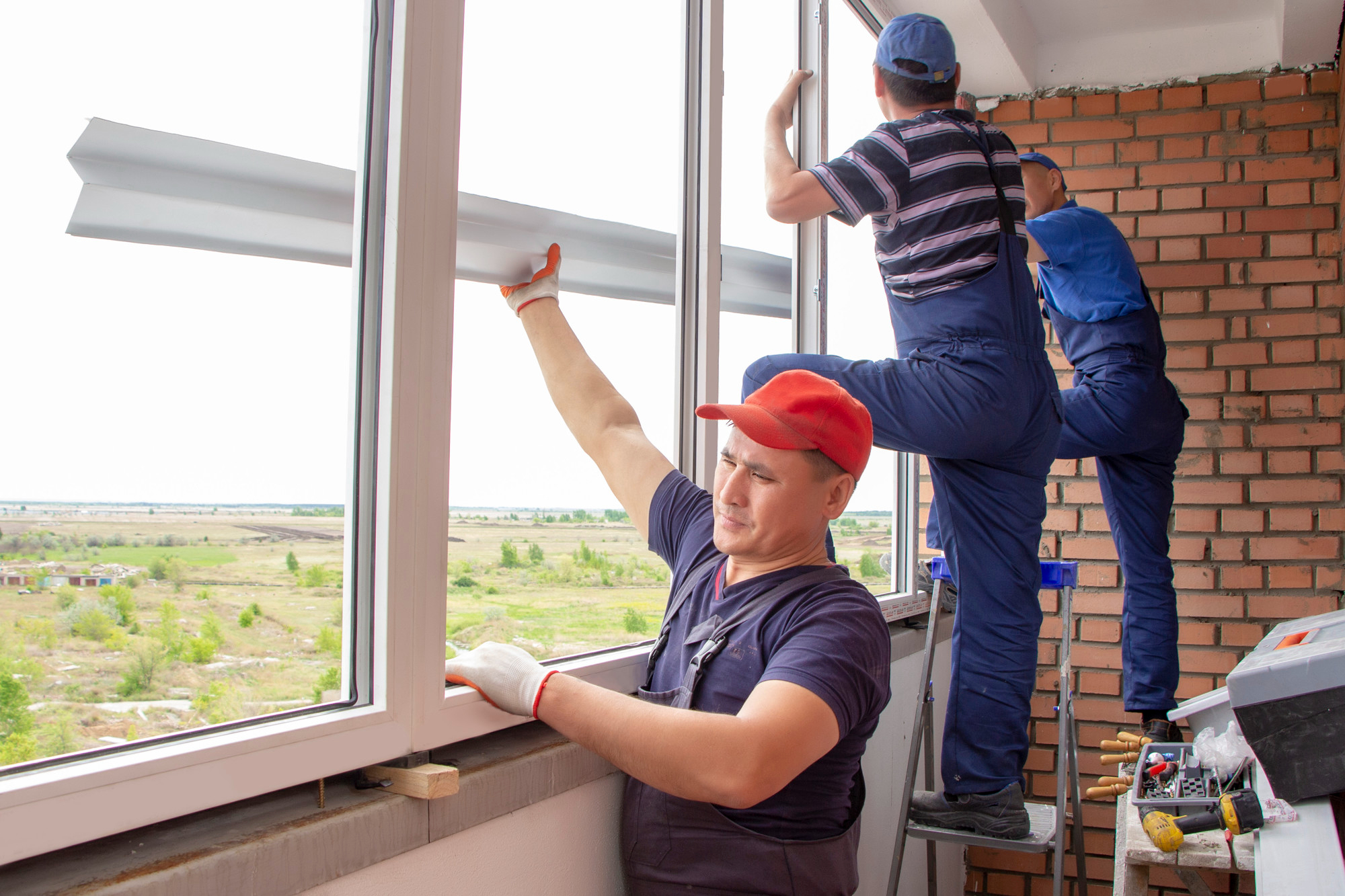 Professional window installation service by technicians – Glass Pro Dallas
